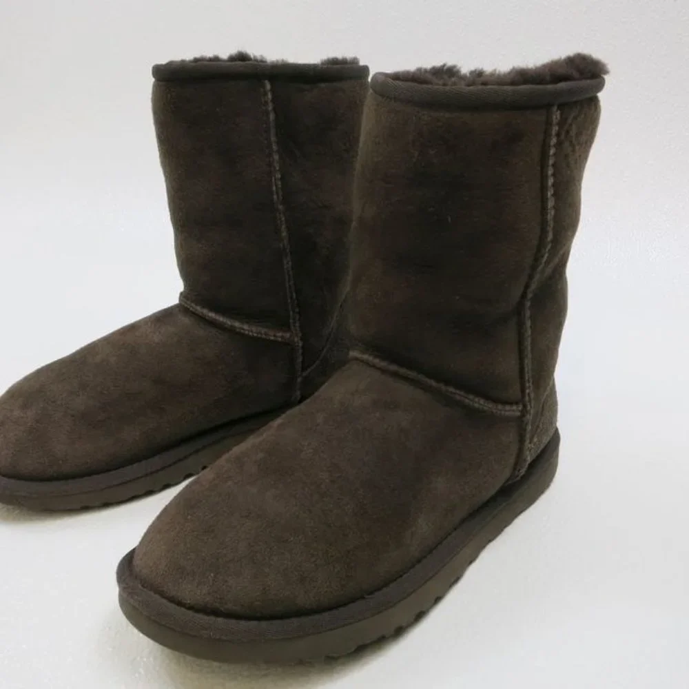 UGG Australia Classic Short Insulated Winter Boots Big Kids sz 4 - Picture 2 of 6